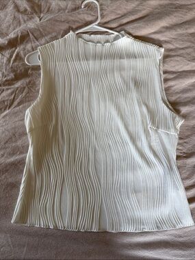 RIHOAS Cream Wave Texture Top - NWT